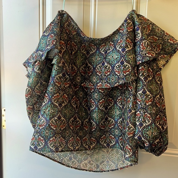 B Anthropologie blouse brand new with tag size small but looks big. - Picture 4 of 7